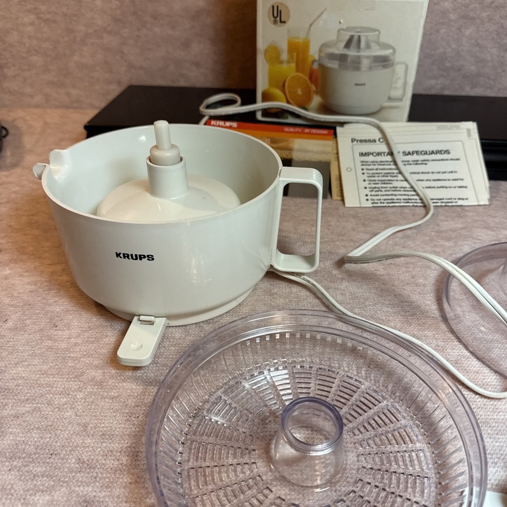 KRUPS Pressa C Citrus Fruit Juicer 22oz Model 252 Works Well - Picture 7 of 14